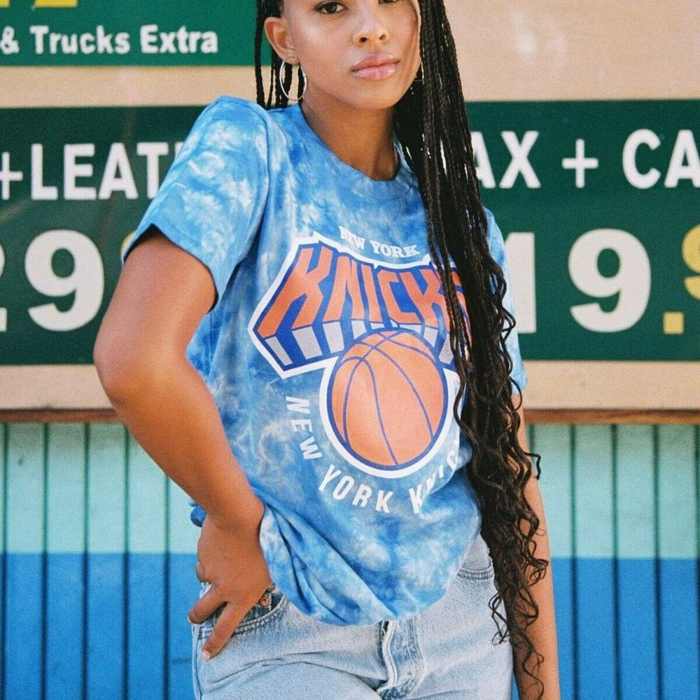 NWT New York Knicks NBA Authentic Young & Reckless Graphic T Shirt - MEDIUM